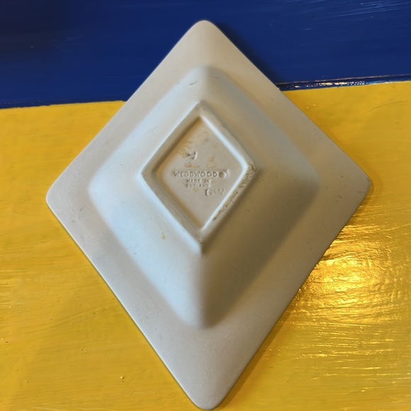 Wedgwood RARE blue on white diamond trinket tray bowl plate England - Picture 7 of 7